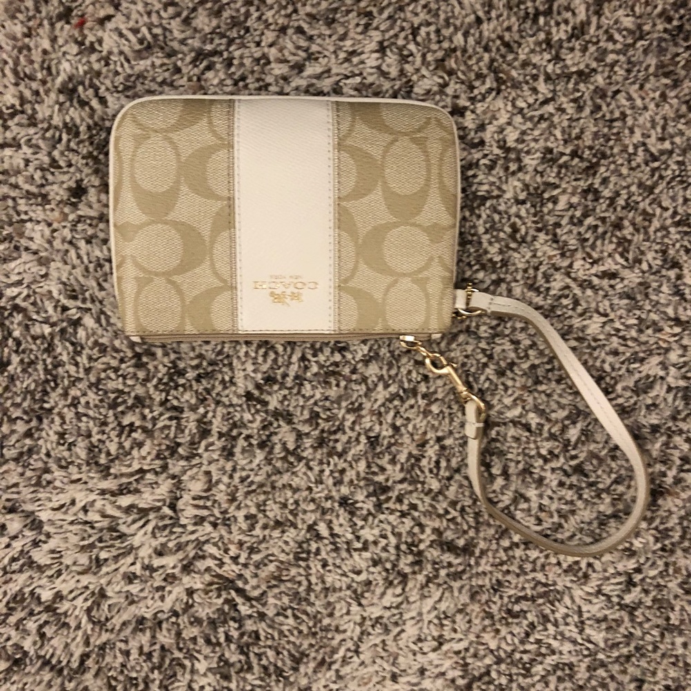 Coach Wristlet NWT